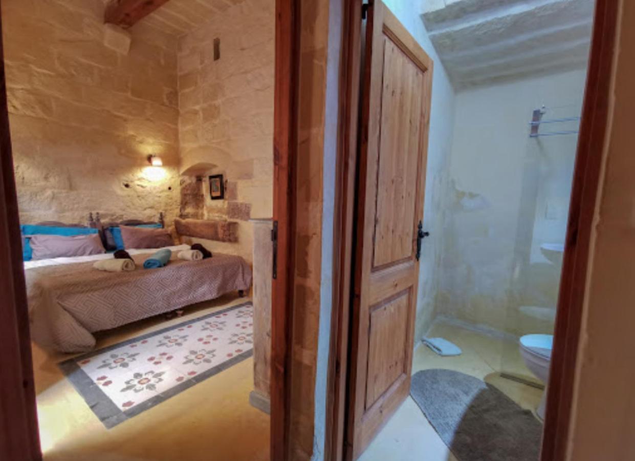 Għarb Peaceful Farmhouse Stay With Cozy Yard المظهر الخارجي الصورة