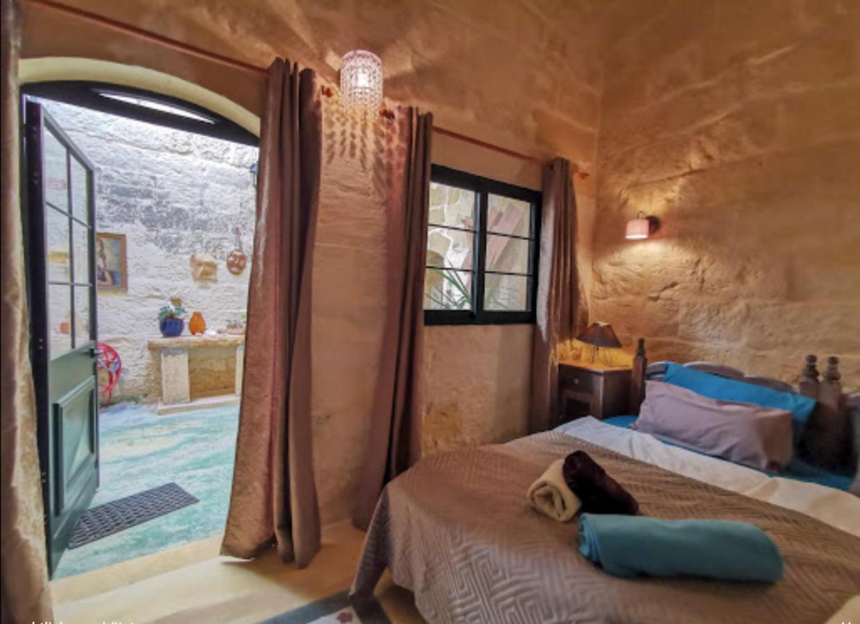 Għarb Peaceful Farmhouse Stay With Cozy Yard المظهر الخارجي الصورة