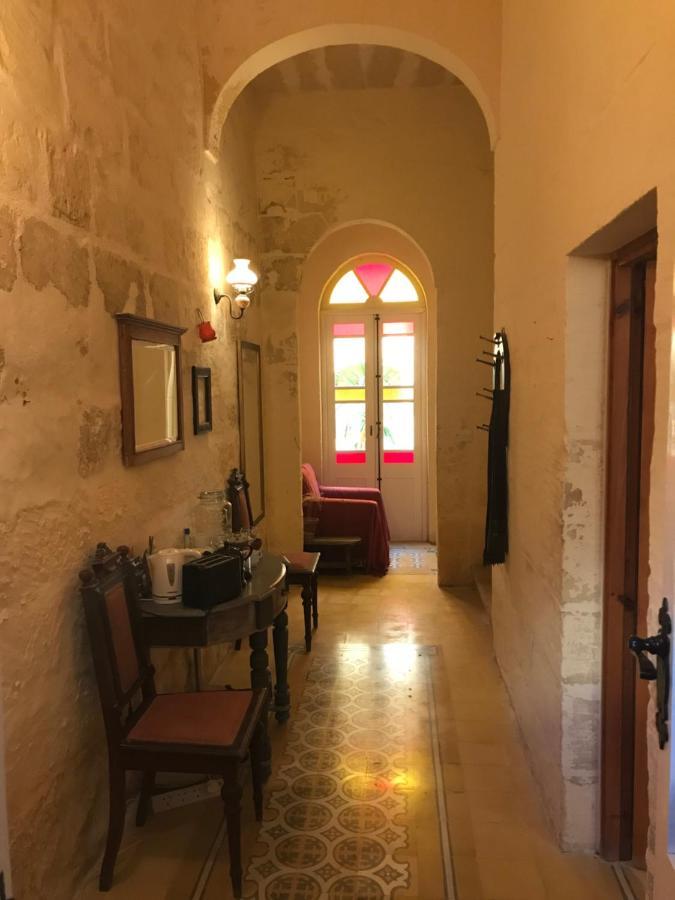 Għarb Peaceful Farmhouse Stay With Cozy Yard المظهر الخارجي الصورة
