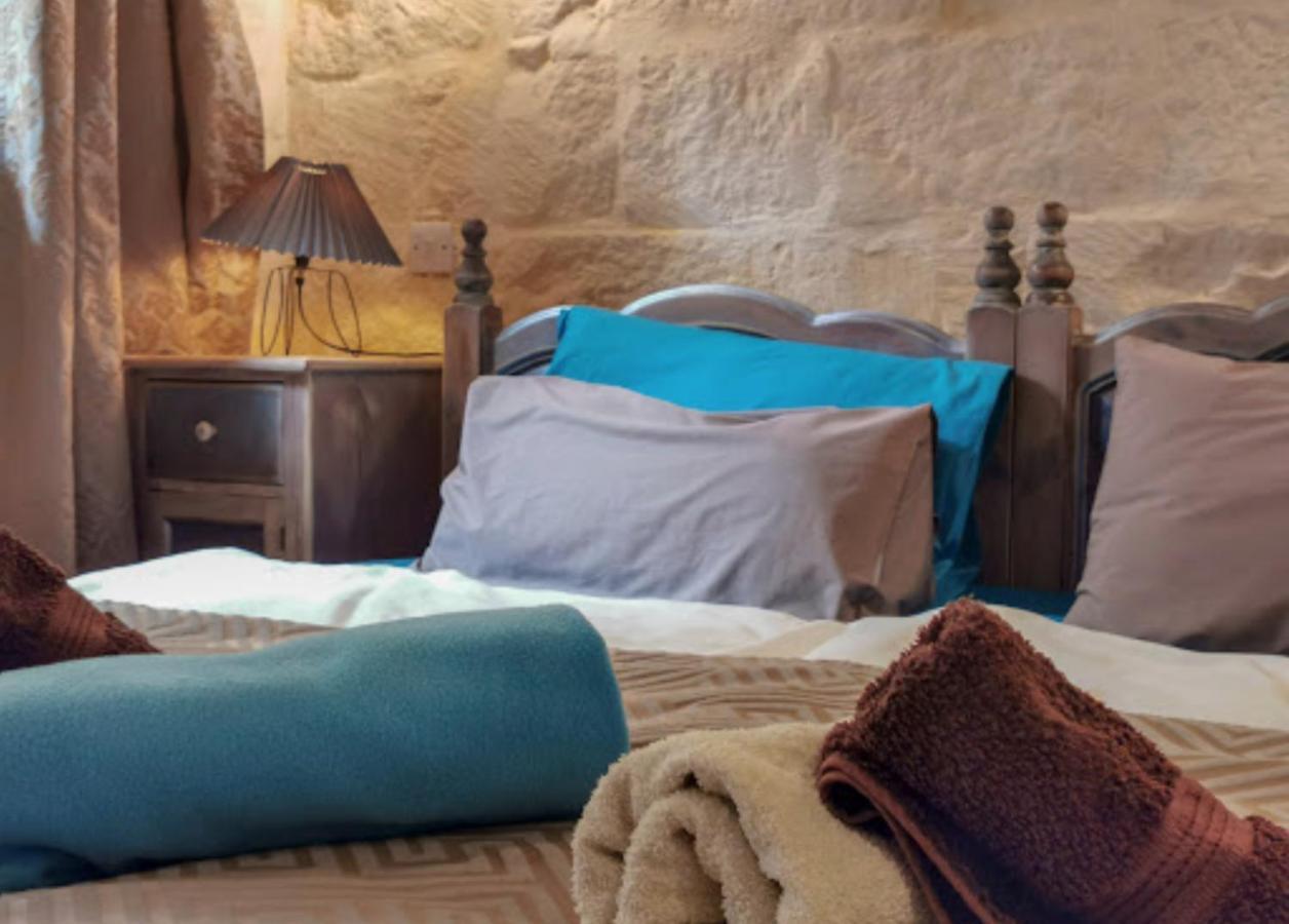Għarb Peaceful Farmhouse Stay With Cozy Yard المظهر الخارجي الصورة