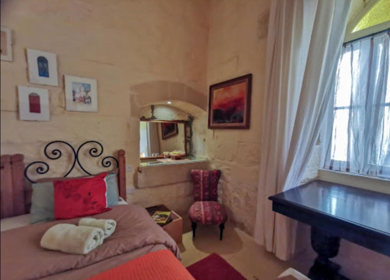 Għarb Peaceful Farmhouse Stay With Cozy Yard المظهر الخارجي الصورة