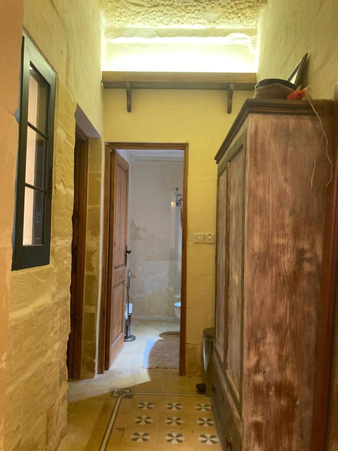 Għarb Peaceful Farmhouse Stay With Cozy Yard المظهر الخارجي الصورة