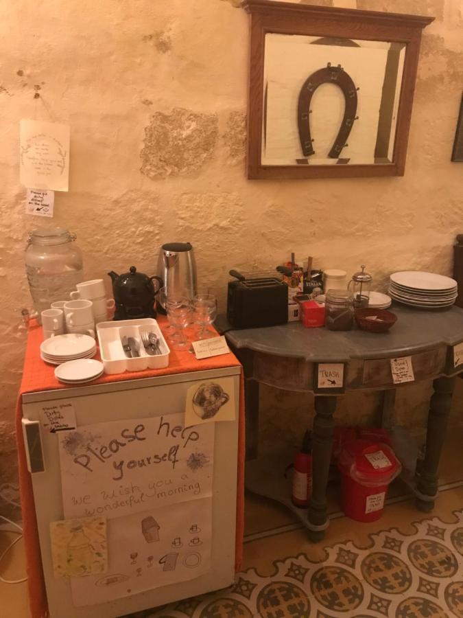 Għarb Peaceful Farmhouse Stay With Cozy Yard المظهر الخارجي الصورة